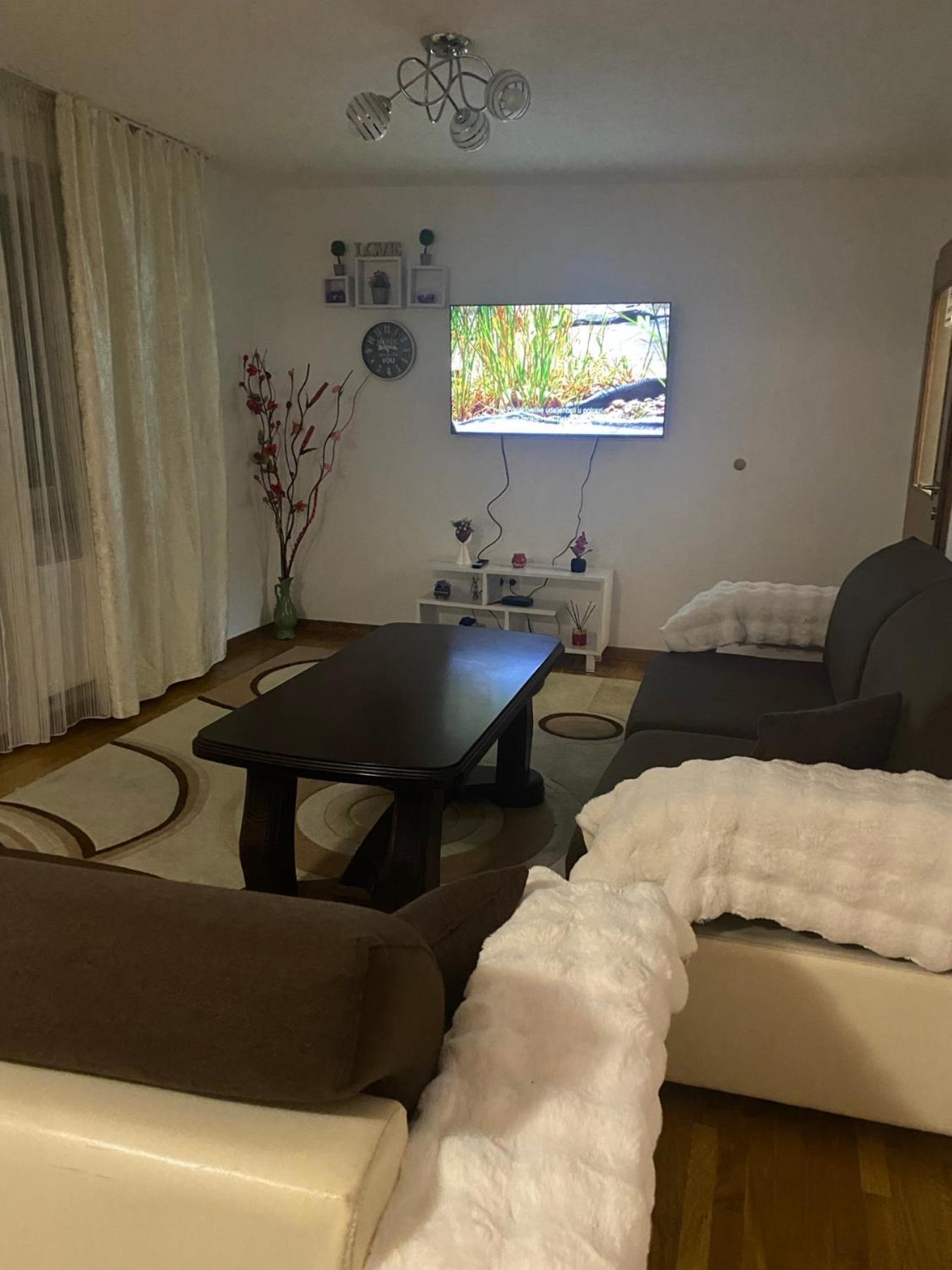 Apartment Dzeni Сараєво Екстер'єр фото